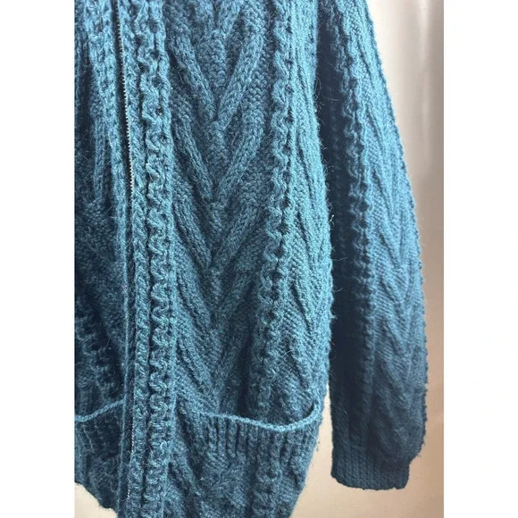 An Irish Traditional Handknit Cardigan Fisherman Sweater Pure New Wool Ireland - Picture 14 of 16
